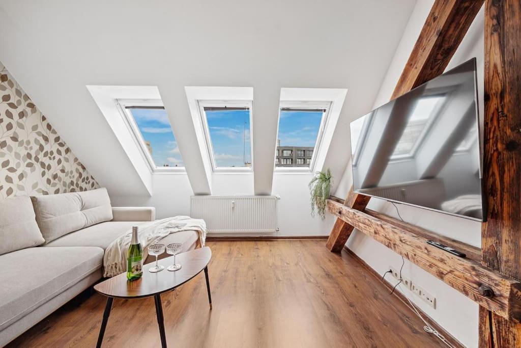V Centre S Vyhladom Na Hrad, Ranajkami A Parkovanim Appartement
